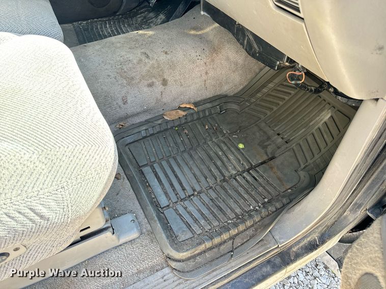 image for item DV1906 1995 Chevrolet C3500 Ext. Cab pickup truck