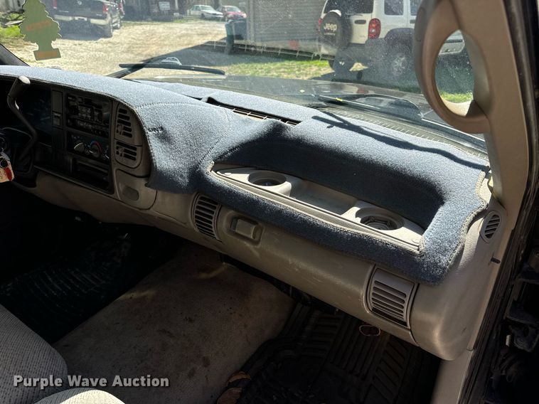 image for item DV1906 1995 Chevrolet C3500 Ext. Cab pickup truck