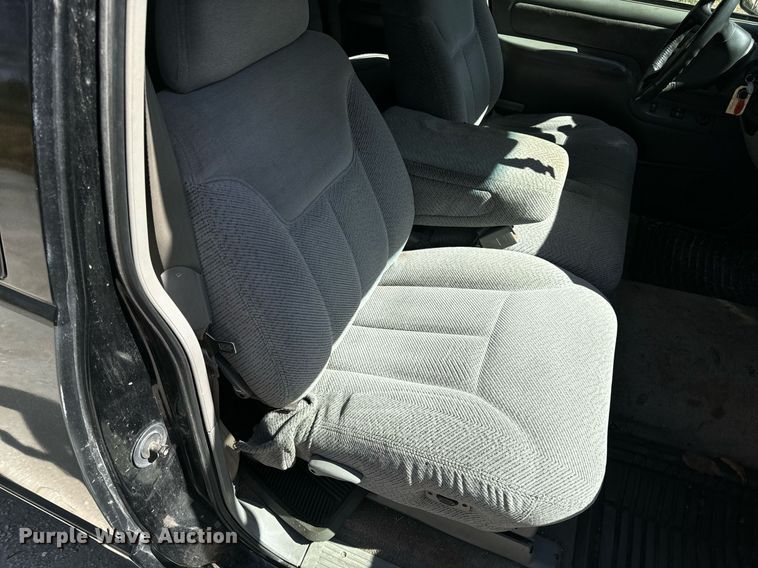 image for item DV1906 1995 Chevrolet C3500 Ext. Cab pickup truck