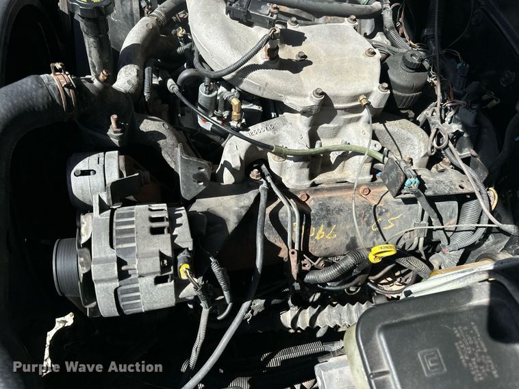 image for item DV1906 1995 Chevrolet C3500 Ext. Cab pickup truck