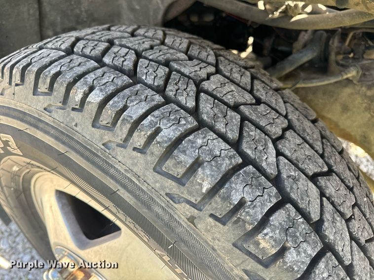 image for item DV1906 1995 Chevrolet C3500 Ext. Cab pickup truck