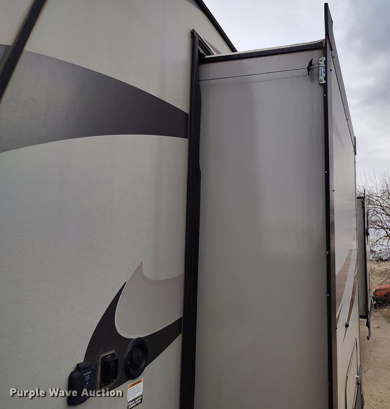 image for item DV6733 2017 Keystone Sprinter RV