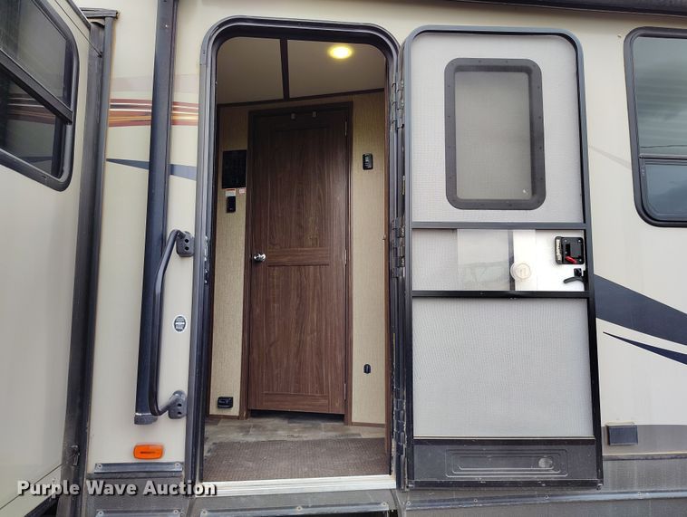 image for item DV6733 2017 Keystone Sprinter RV