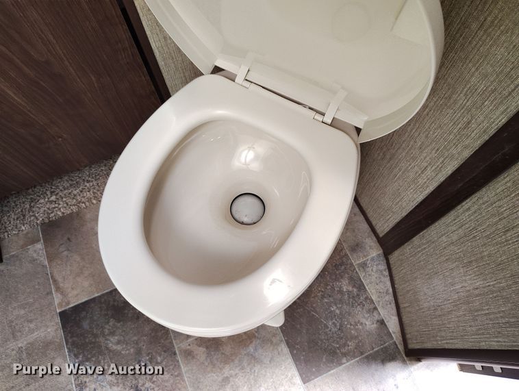 image for item DV6733 2017 Keystone Sprinter RV