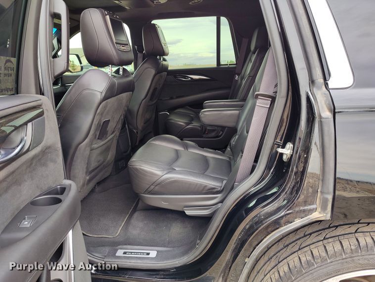 image for item DV6734 2016 Cadillac Escalade SUV