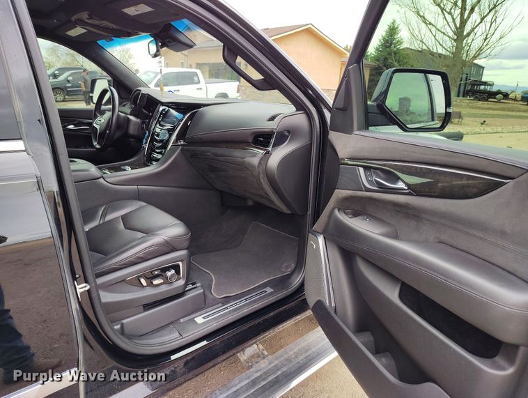 image for item DV6734 2016 Cadillac Escalade SUV