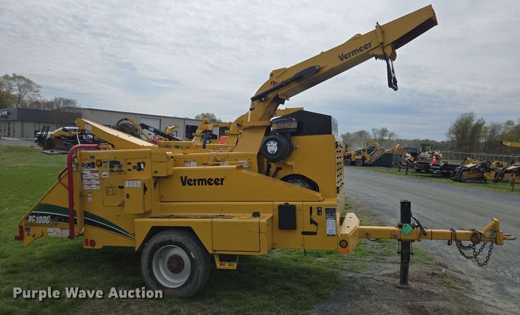 image for item DW1917 2019 Vermeer BC1800XL wood chipper
