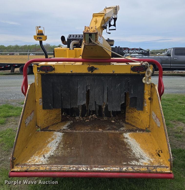 image for item DW1917 2019 Vermeer BC1800XL wood chipper