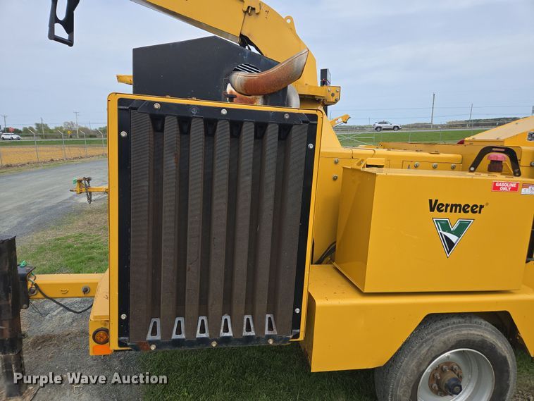 image for item DW1917 2019 Vermeer BC1800XL wood chipper