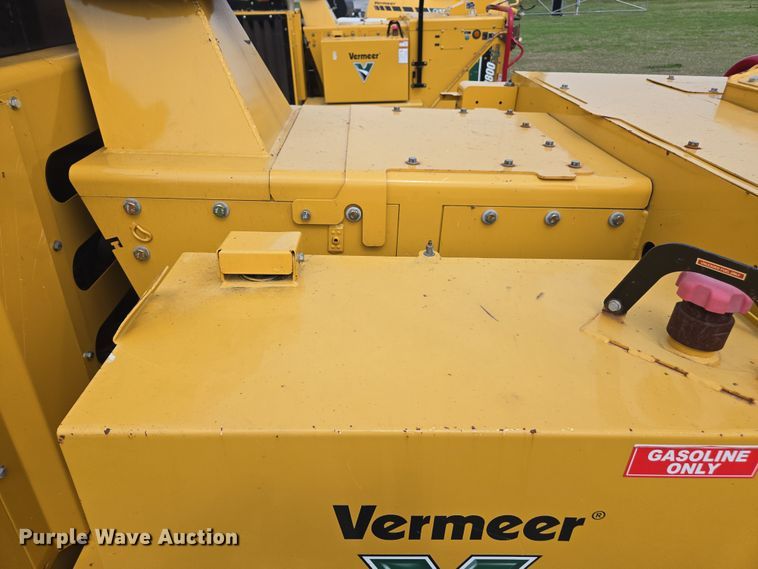 image for item DW1917 2019 Vermeer BC1800XL wood chipper