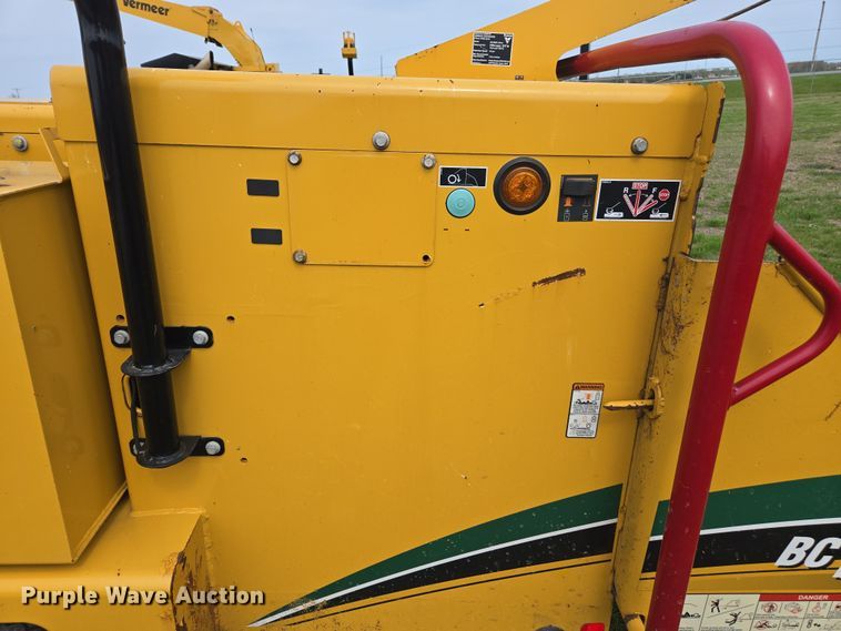 image for item DW1917 2019 Vermeer BC1800XL wood chipper