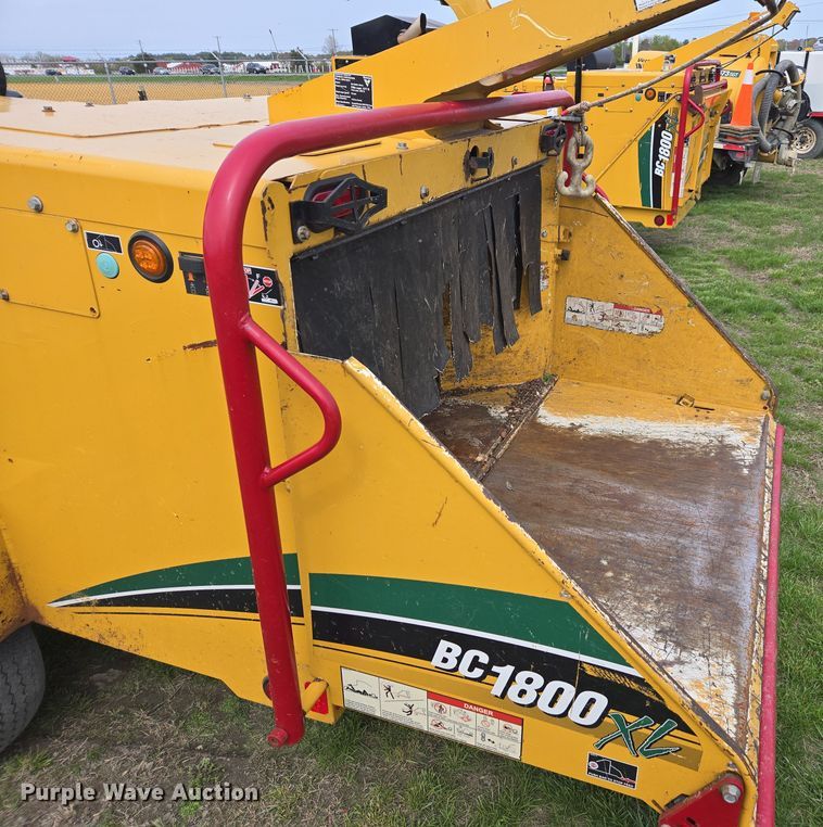 image for item DW1917 2019 Vermeer BC1800XL wood chipper