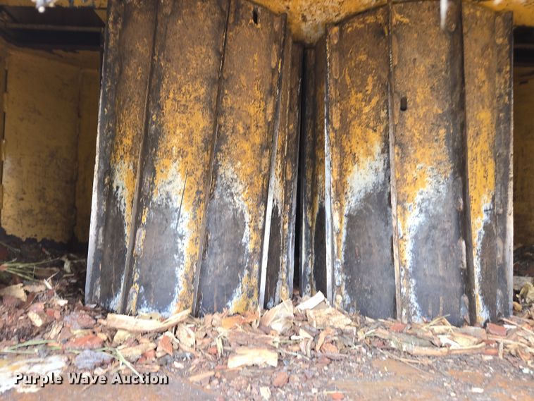 image for item DW1917 2019 Vermeer BC1800XL wood chipper