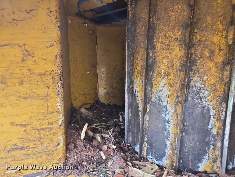 image for item DW1917 2019 Vermeer BC1800XL wood chipper