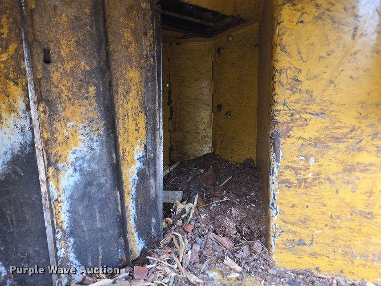 image for item DW1917 2019 Vermeer BC1800XL wood chipper