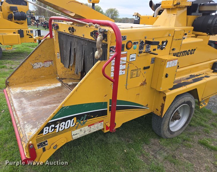 image for item DW1917 2019 Vermeer BC1800XL wood chipper