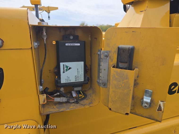 image for item DW1917 2019 Vermeer BC1800XL wood chipper