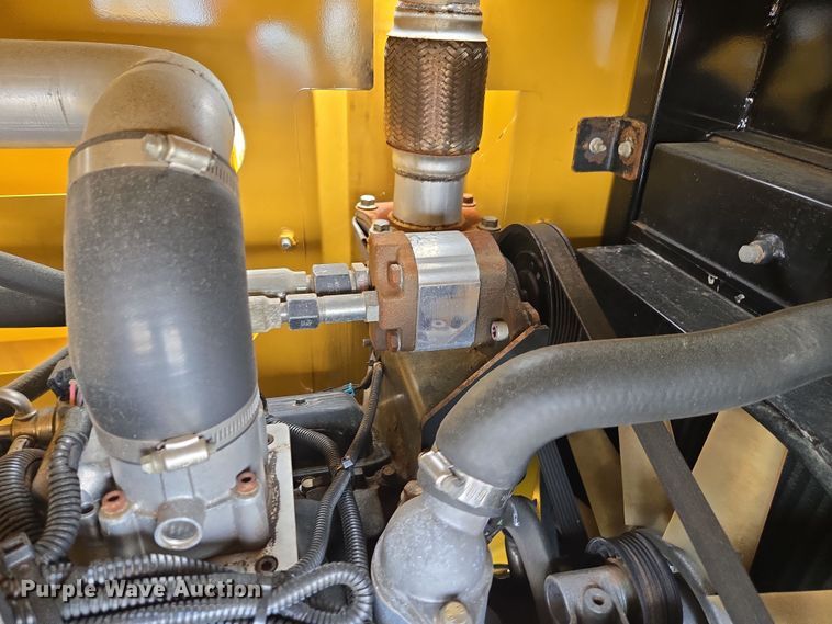 image for item DW1917 2019 Vermeer BC1800XL wood chipper