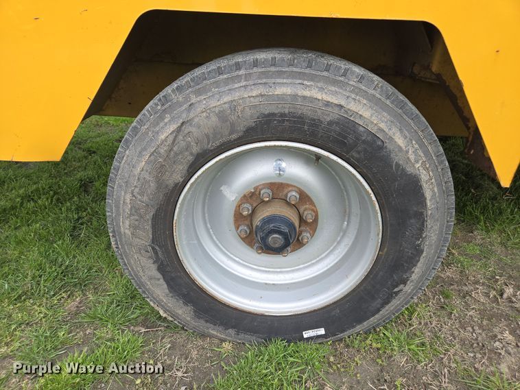 image for item DW1917 2019 Vermeer BC1800XL wood chipper