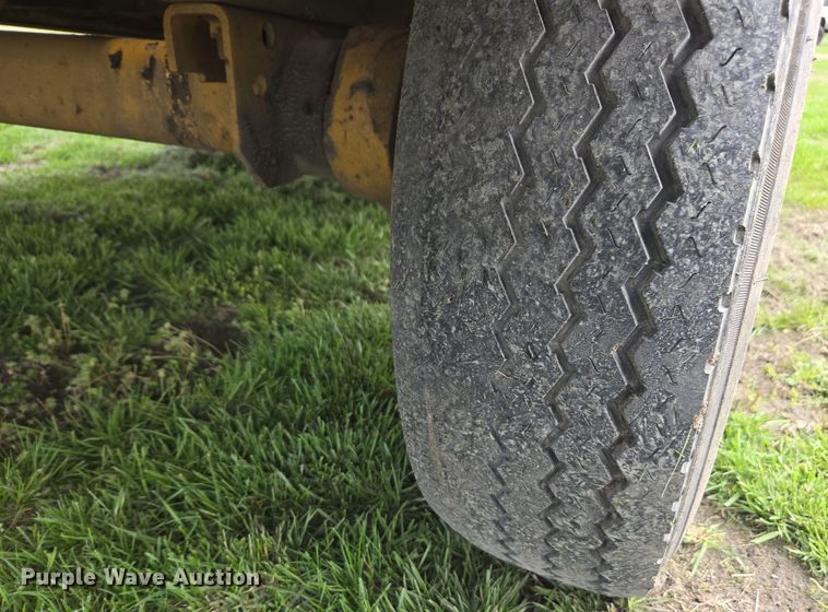 image for item DW1917 2019 Vermeer BC1800XL wood chipper