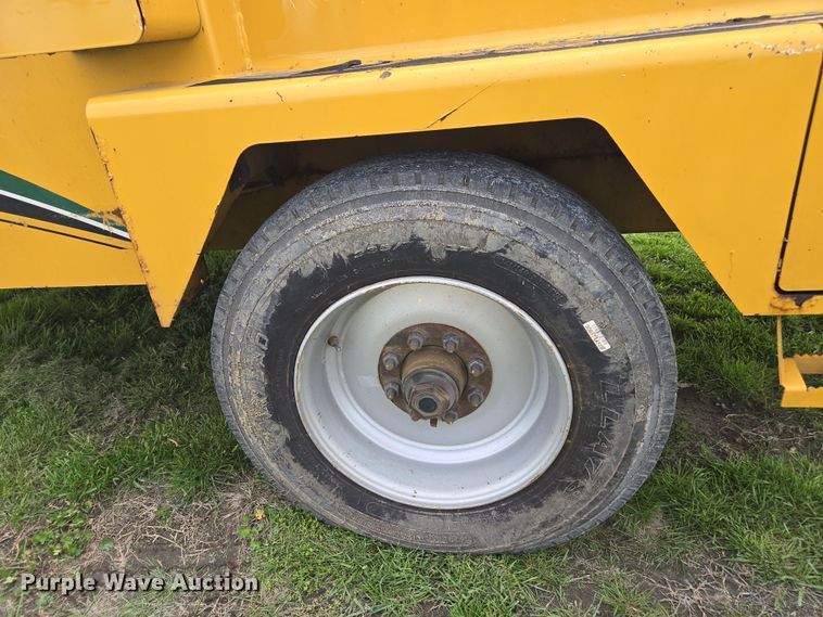 image for item DW1917 2019 Vermeer BC1800XL wood chipper