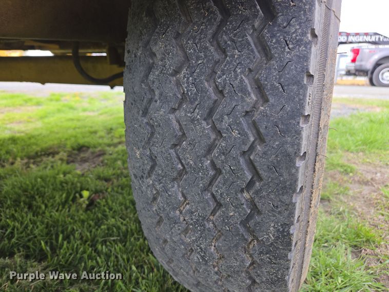 image for item DW1917 2019 Vermeer BC1800XL wood chipper