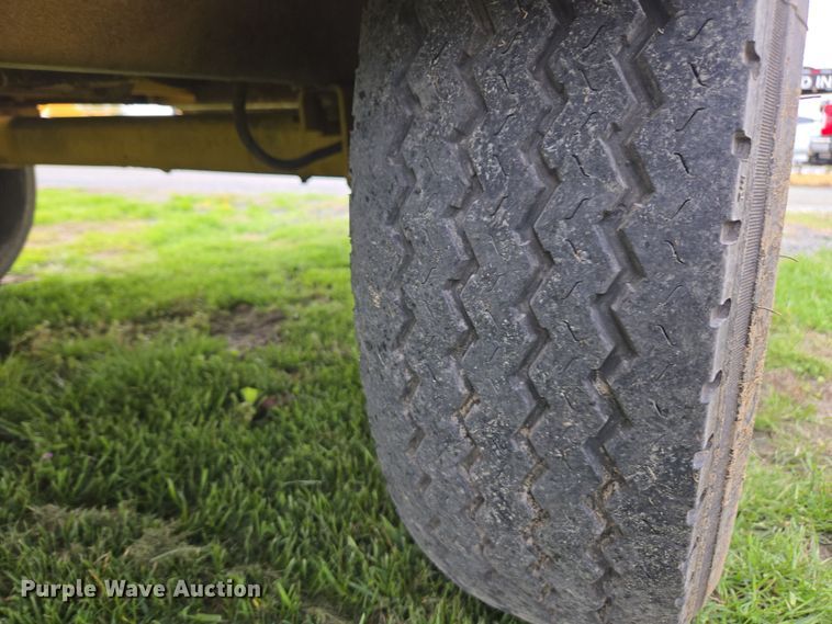 image for item DW1917 2019 Vermeer BC1800XL wood chipper