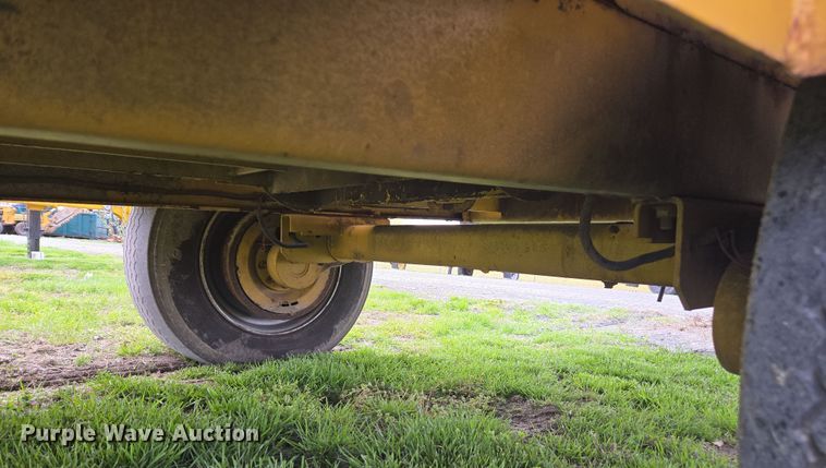 image for item DW1917 2019 Vermeer BC1800XL wood chipper