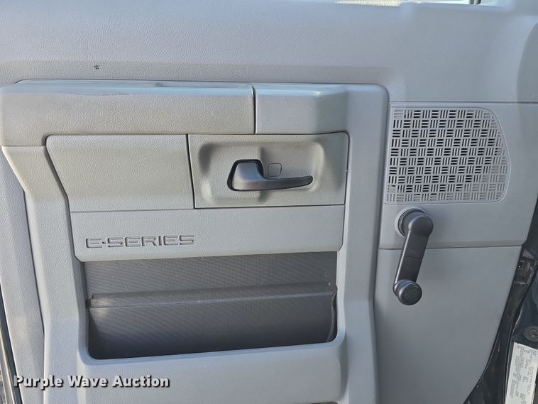 image for item DW3129 2012 Ford Econoline E350 party bus