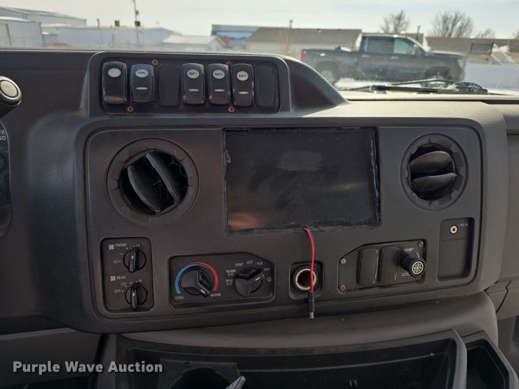 image for item DW3129 2012 Ford Econoline E350 party bus