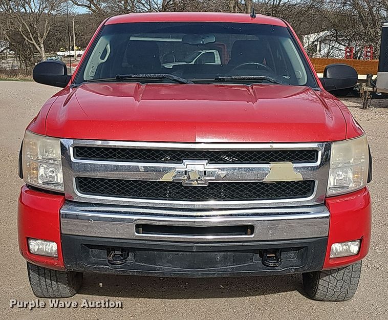 image for item DW3247 2011 Chevrolet Silverado 1500 Crew Cab pickup truck