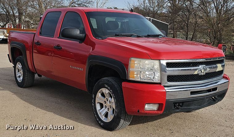 image for item DW3247 2011 Chevrolet Silverado 1500 Crew Cab pickup truck