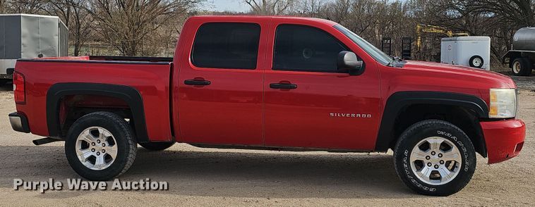 image for item DW3247 2011 Chevrolet Silverado 1500 Crew Cab pickup truck