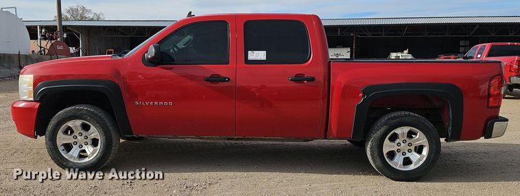 image for item DW3247 2011 Chevrolet Silverado 1500 Crew Cab pickup truck