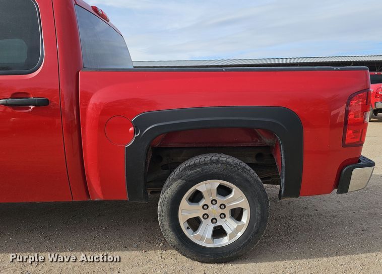 image for item DW3247 2011 Chevrolet Silverado 1500 Crew Cab pickup truck