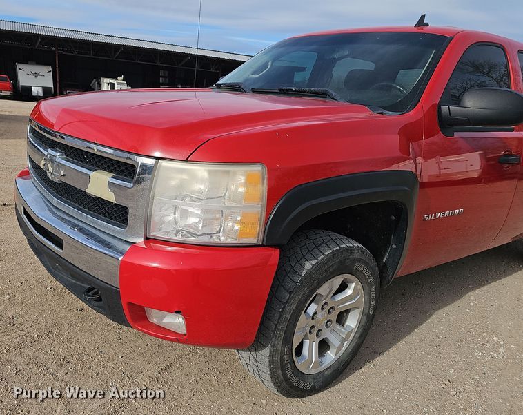 image for item DW3247 2011 Chevrolet Silverado 1500 Crew Cab pickup truck