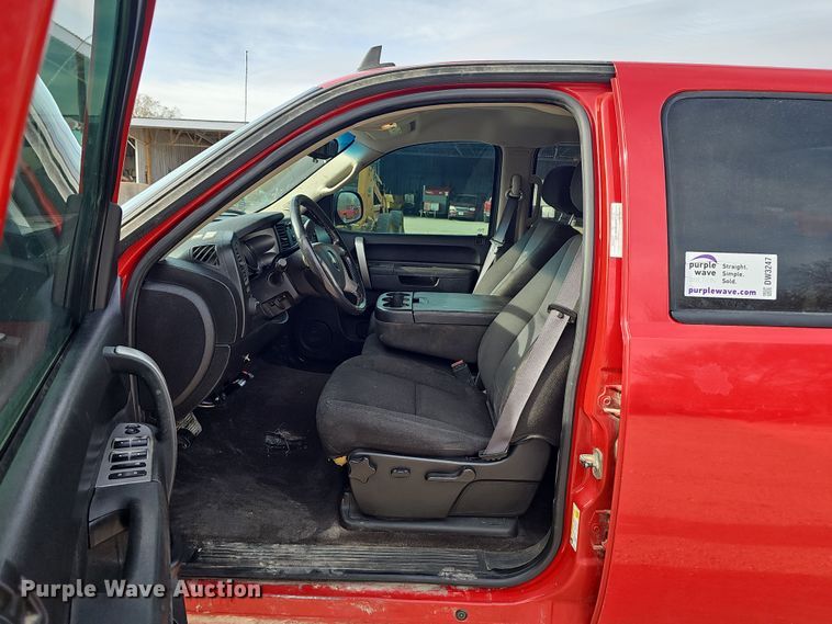 image for item DW3247 2011 Chevrolet Silverado 1500 Crew Cab pickup truck