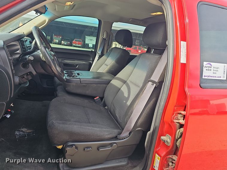 image for item DW3247 2011 Chevrolet Silverado 1500 Crew Cab pickup truck