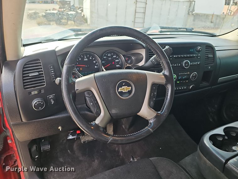 image for item DW3247 2011 Chevrolet Silverado 1500 Crew Cab pickup truck