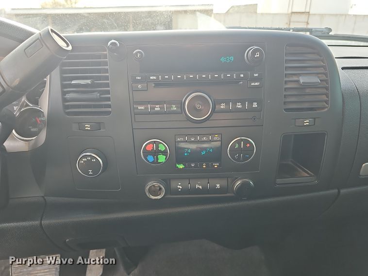 image for item DW3247 2011 Chevrolet Silverado 1500 Crew Cab pickup truck