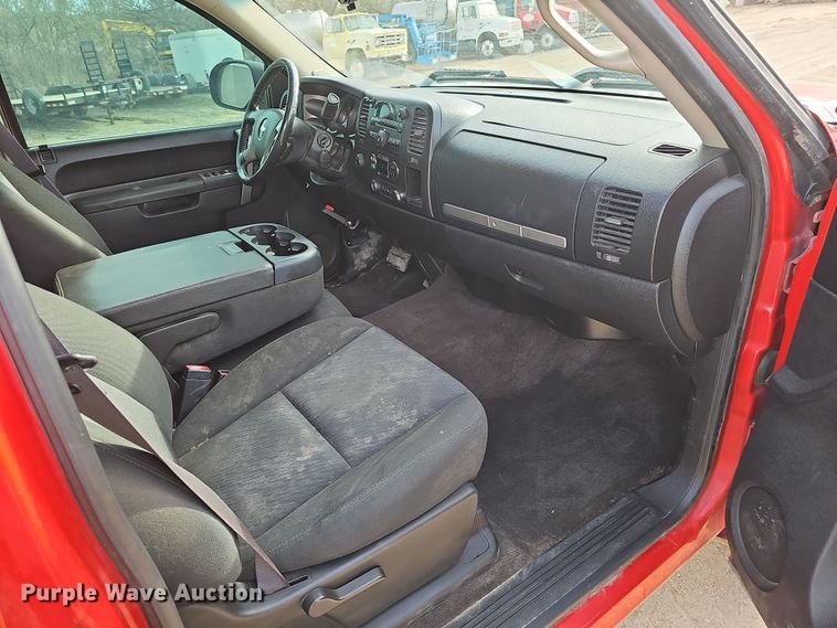 image for item DW3247 2011 Chevrolet Silverado 1500 Crew Cab pickup truck