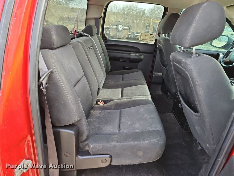 image for item DW3247 2011 Chevrolet Silverado 1500 Crew Cab pickup truck