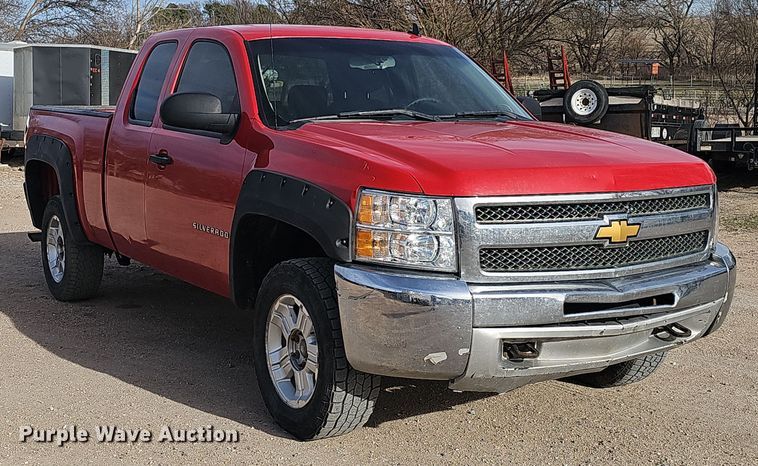 image for item DW3248 2012 Chevrolet Silverado 1500 Ext. Cab pickup truck