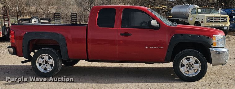 image for item DW3248 2012 Chevrolet Silverado 1500 Ext. Cab pickup truck