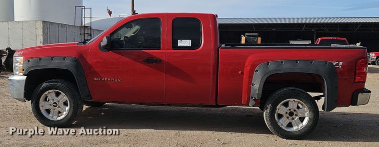 image for item DW3248 2012 Chevrolet Silverado 1500 Ext. Cab pickup truck