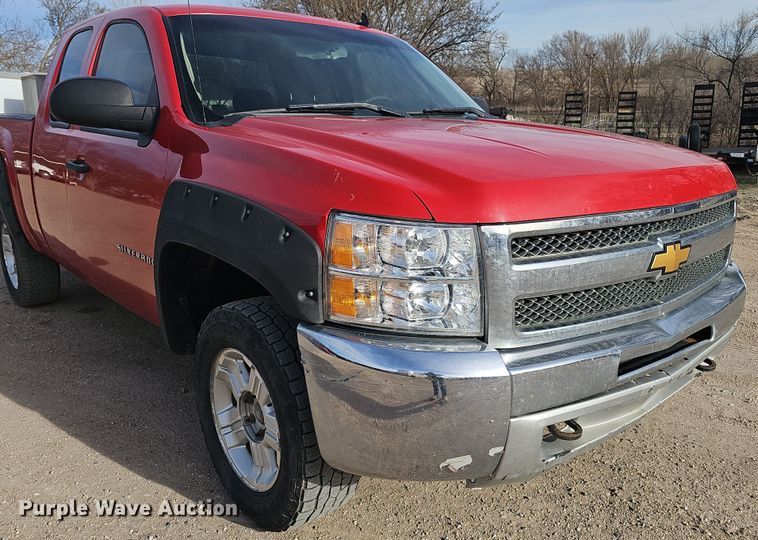 image for item DW3248 2012 Chevrolet Silverado 1500 Ext. Cab pickup truck