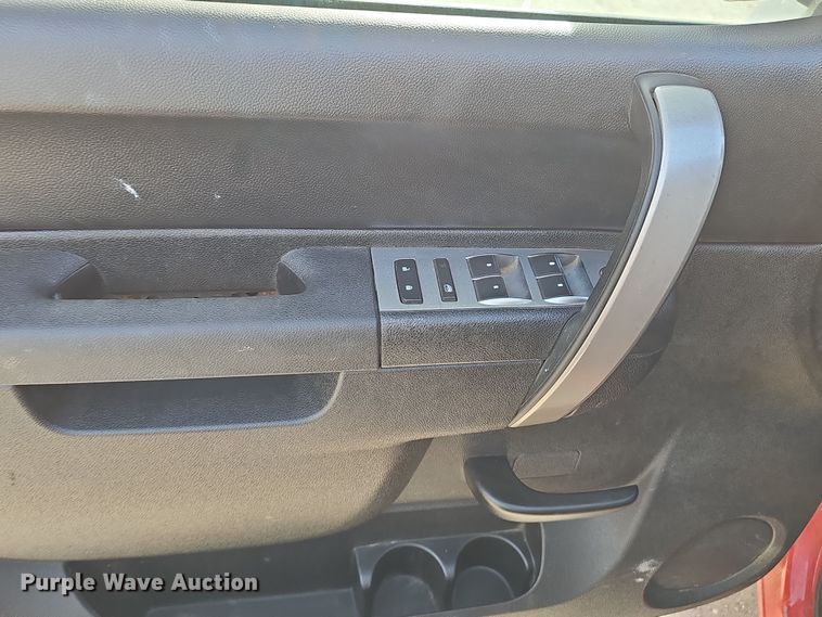 image for item DW3248 2012 Chevrolet Silverado 1500 Ext. Cab pickup truck