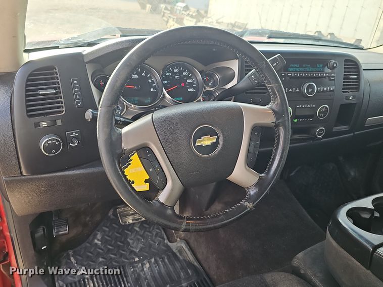 image for item DW3248 2012 Chevrolet Silverado 1500 Ext. Cab pickup truck