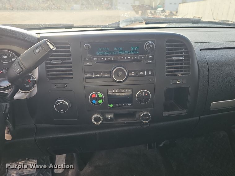 image for item DW3248 2012 Chevrolet Silverado 1500 Ext. Cab pickup truck