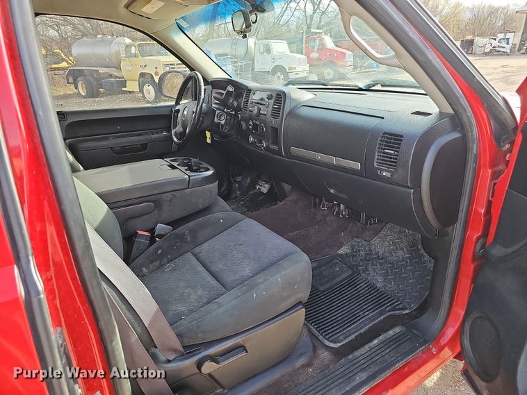 image for item DW3248 2012 Chevrolet Silverado 1500 Ext. Cab pickup truck